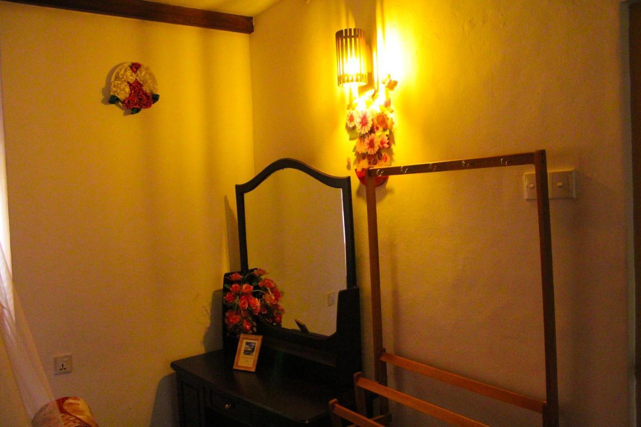 Crystal Mounts Hotel Nuwara Eliya Room photo